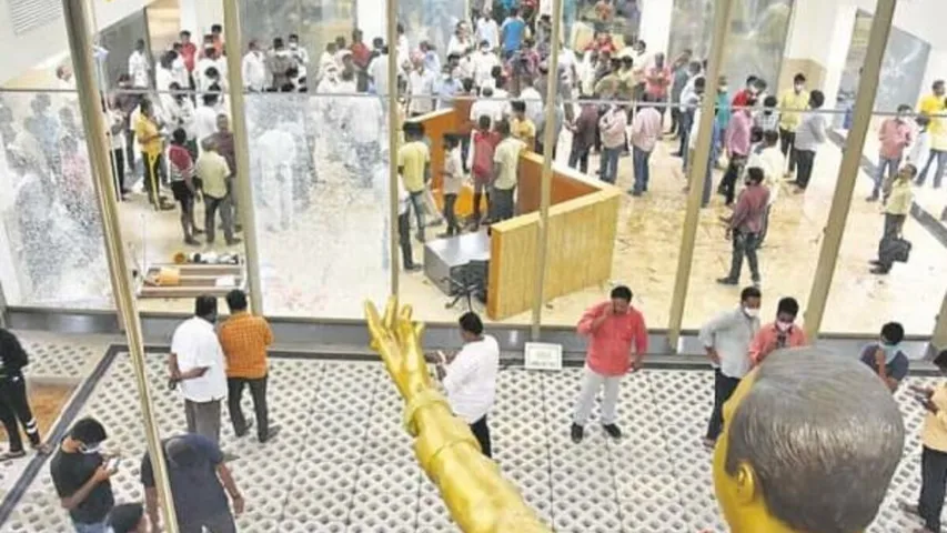 Andhra Pradesh: టీడీపీ ఆఫీస్‌పై దాడి.. 10 మంది వైసీపీ నేతలు అరెస్టు
