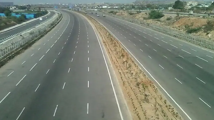 Hyderabad-Bengaluru New Highway: హైదరాబాద్‌-బెంగళూరు మధ్య మరో జాతీయ రహదారి..