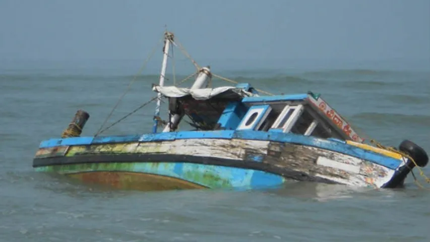 Andhra Pradesh: పడవ బోల్తా పడి గోదావరిలో ఆరుగురు గల్లంతు.. చివరికి