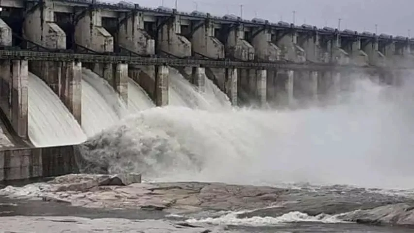 Godavari-Krishna : మహోగ్రరూపం దాల్చిన గోదావరి, కృష్ణా