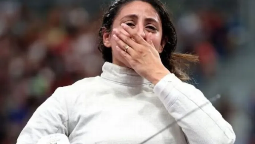 ఒలంపిక్స్‌లో 7 నెలల గర్భిణిగా పోటీ చేసిన మహిళా ఫెన్సర్!