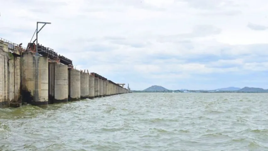 Heavy Rains : భారీ వర్షాలు.. నిండుకుండలా మారిన జూరాల, తుంగభద్ర ప్రాజెక్టులు