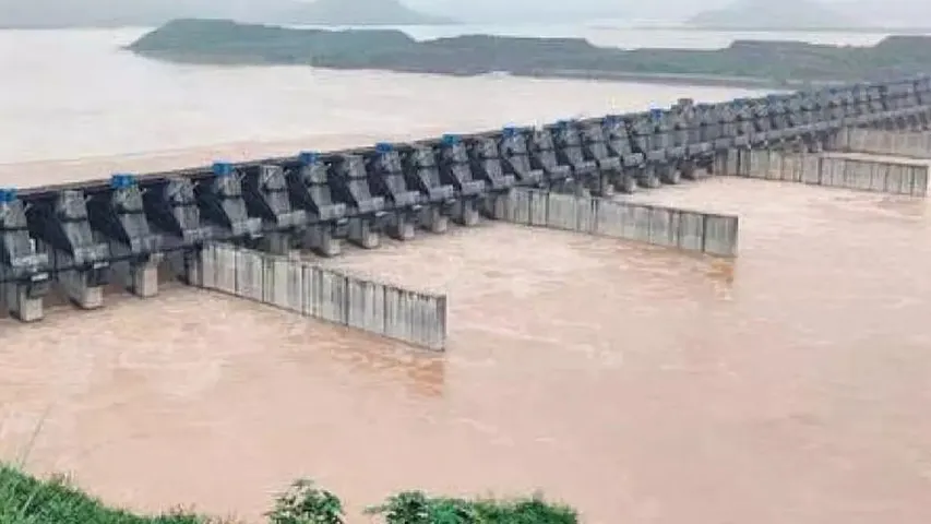 Heavy Rains : ఏపీలో దంచికొడుతున్న వర్షాలు.. పోలవరంకు భారీగా వరద