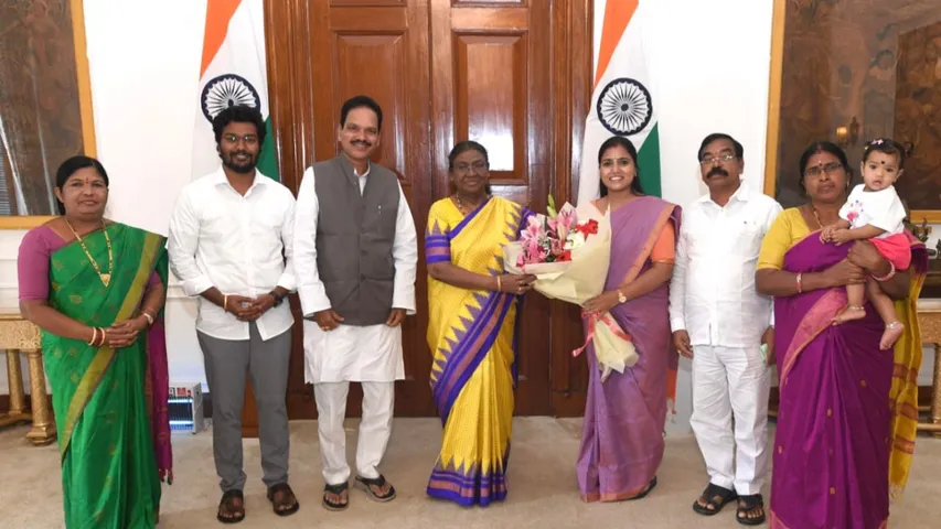 Gumma Thanuja Rani: రాష్ట్రపతితో వైసీపీ ఎంపీ తనుజా రాణి భేటీ