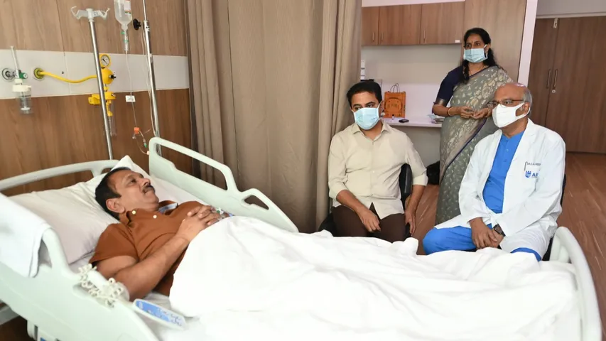 MLA Sudheer Reddy: బీఆర్ఎస్ ఎమ్మెల్యే సుధీర్ రెడ్డికి అస్వస్థత.. కేటీఆర్ పరామర్శ