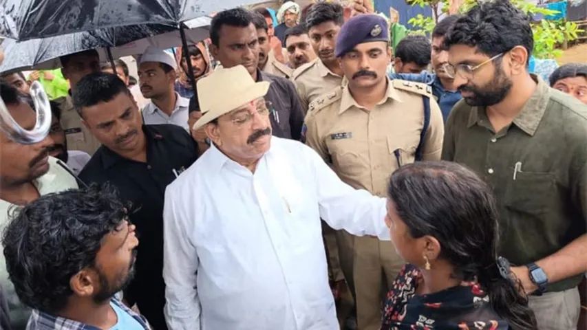 Minister Thummala: అధికారుల నిర్లక్ష్యంతోనే పెద్దవాగు ఘటన.. మంత్రి తుమ్మల సంచలన కామెంట్స్