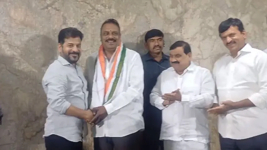 Telangana: కాంగ్రెస్ లో చేరిన బీఆర్ఎస్ ఎమ్మెల్యే ప్రకాష్ గౌడ్