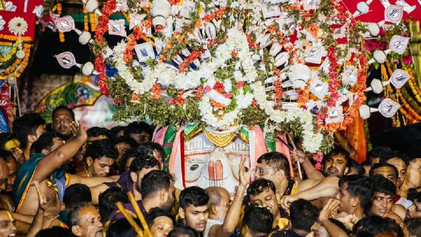 Rath Yatra: పూరీ జగన్నాధ యాత్రలో అపశ్రుతి.. విగ్రహం కిందపడి ఏడుగురికి గాయాలు 