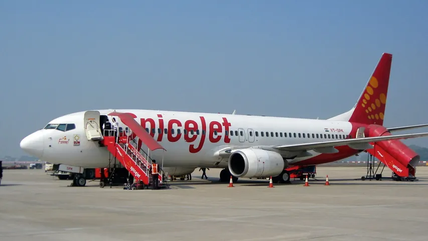 SpiceJet Crisis: రెండున్నరేళ్లుగా ఉద్యోగుల పీఎఫ్ డబ్బు డిపాజిట్ చేయని ఎయిర్ లైన్స్!