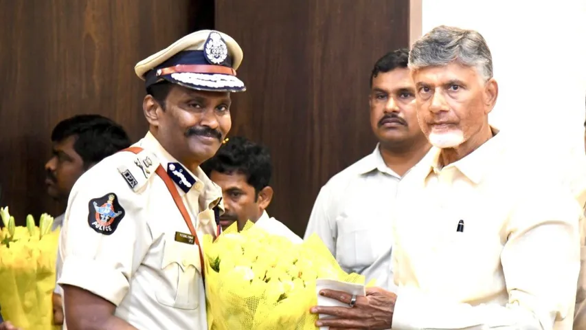 Sunil IPS: ఏపీ మాజీ సీఐడీ ఛీఫ్ సునీల్‌కు  టీడీపీ షాక్
