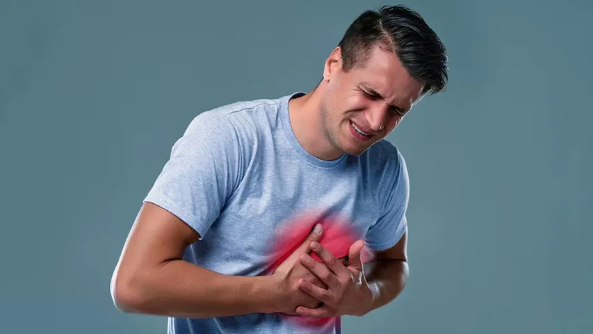Heart Attack: గుండెపోటు వచ్చే ముందు శరీరంలో జరిగేది ఇదే..!
