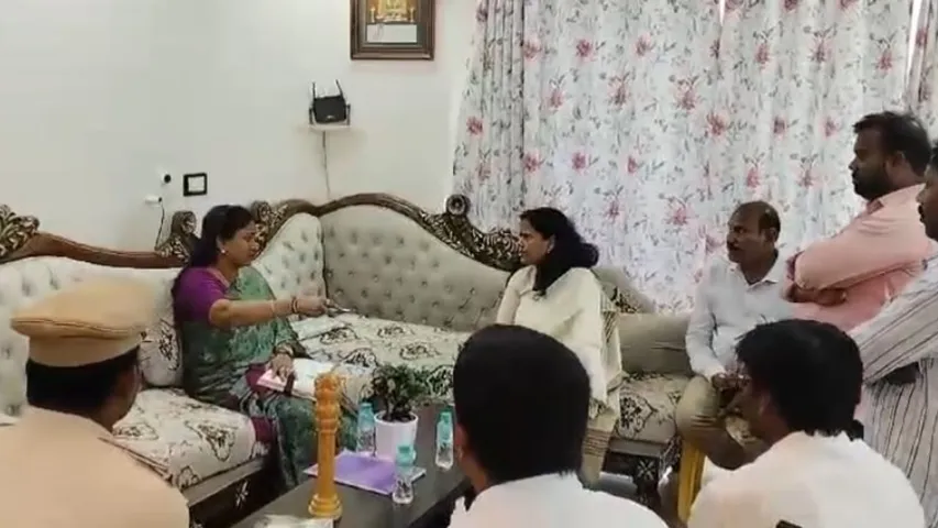 AP: నాబ్ నిర్వాసితుల సమస్యలపై కలెక్టర్ తో చర్చించిన హోం మంత్రి.!