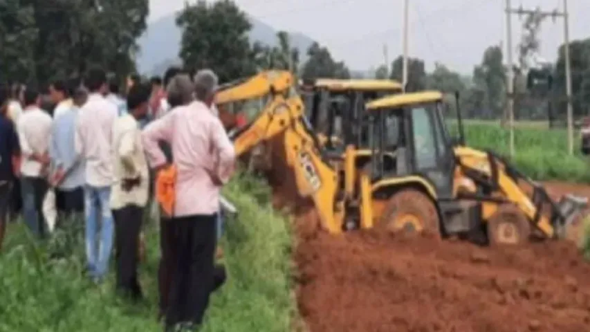 Madhya Pradesh : 200 అడుగుల బోరు బావిలో పడ్డ మూడేళ్ల చిన్నారి!