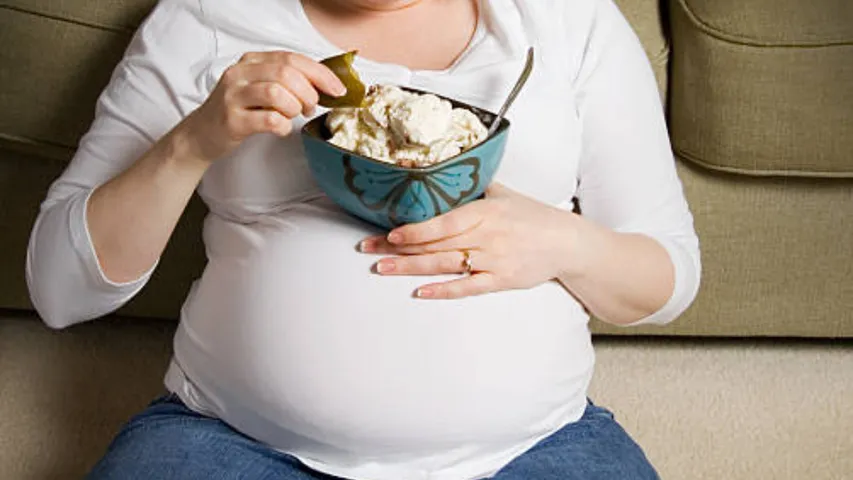 Pregnancy: ప్రెగ్నెన్సీ సమయంలో స్వీట్ తినాలని అనిపిస్తే మగబిడ్డ పుడతాడా? నిజమేంటి?