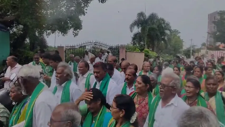 AP : తిరుమల బయలు దేరిన అమరావతి రైతులు.!