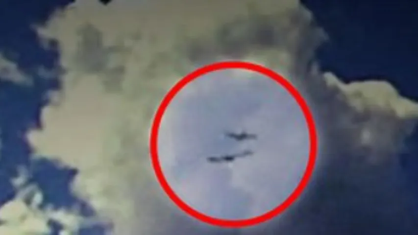 Viral Video : గాలిలో తృటిలో తప్పిన ఘోర విమాన ప్రమాదం!
