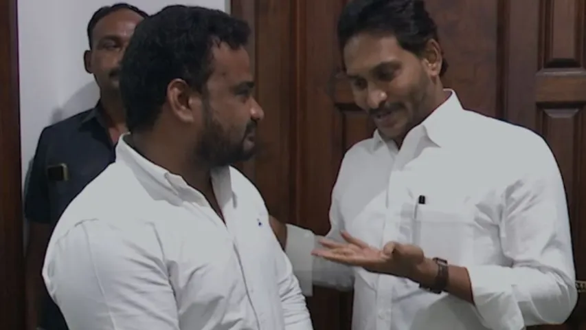 Jagan: తాడేపల్లిలో పేరుపేరునా అభిమానులను పలకరించిన జగన్.. రానున్న కాలంలో..