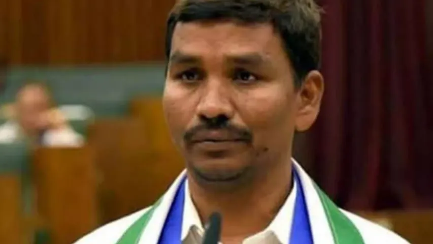 AP: చంపేస్తానని బెదిరించాడు.. వైసీపీ మాజీ ఎమ్మెల్యే సుధాకర్‌ బాధితురాలు..