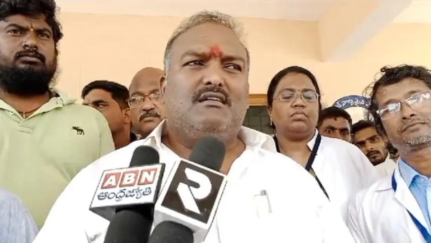 AP: అసలు ఈ  హాస్పిటల్ ఎందుకు కట్టారో: ఎమ్మెల్యే విజయ్