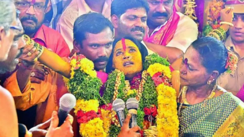 Telangana: ఎవ్వరు అడ్డం పడ్డా..నా విగ్రహం పెట్టించుకుంటా -మాతంగి స్వర్ణలత భవిష్యవాణి