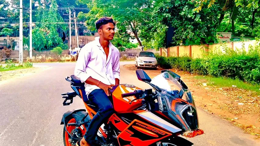 AP : పోలీసుల బెదిరింపులకు యువకుడు బలి..!