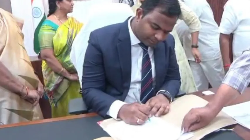 AP: నెల్లూరు కార్పొరేషన్ కమిషనర్ గా ఐఏఎస్ సూర్యతేజ బాధ్యతలు