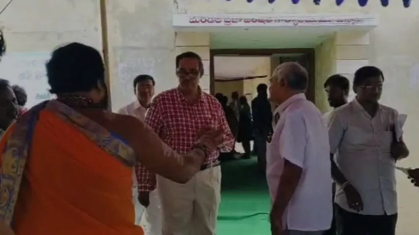 AP: వివాదంపై కలెక్టర్ సమావేశం.. స్వామిని అనుమతించని అధికారులు.!