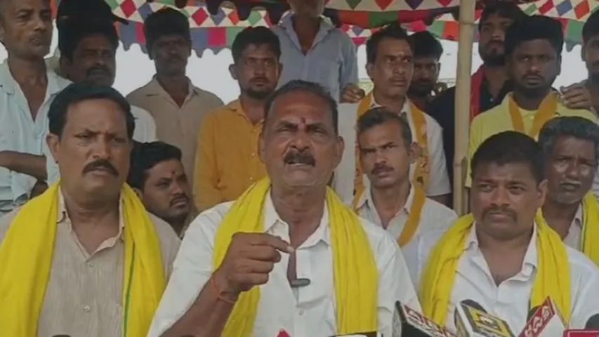 AP: డిప్యూటీ సీఎం పవన్ నియోజకవర్గంలో పొలిటికల్ వార్.. టీడీపీ, జనసేన మధ్య ఆధిపత్య పోరు..!