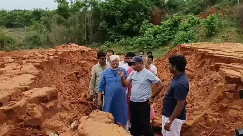 AP: ఎర్రమట్టి దిబ్బలను పరిశీలించిన వాటర్ మాన్ ఆఫ్ డాక్టర్ రాజేంద్ర సింగ్.!