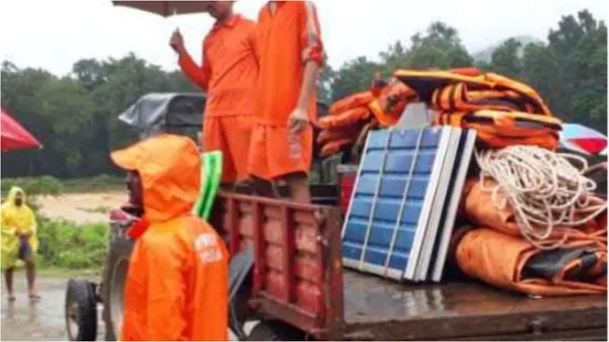 Wayanad: వయనాడ్‌ కు వెళ్తుండగా..మంత్రి వాహనానికి ప్రమాదం!