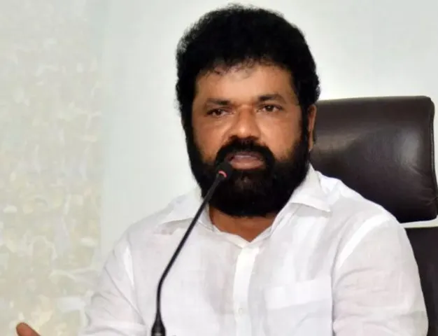 AP : వైసీపీ మాజీ ఎంపీకి బిగ్ షాక్..!