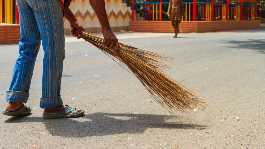 Broom Tips: చీపురును ఇలా ఉంచితే వద్దన్నా డబ్బే! ట్రై చేయండి!
