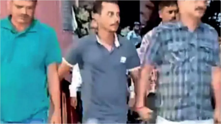 Kolkata: నా కొడుకు అమాయకుడు, కావాలని ఇరికించారు‌‌–కోలకత్తా డాక్టర్ హత్య నిందితుడు తల్లి