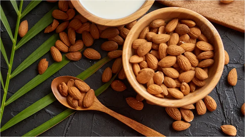 Almond: ఏ వయసు వారు ఎన్ని బాదం పప్పులు తినాలి.. ? అతిగా తిన్నారో అంతే