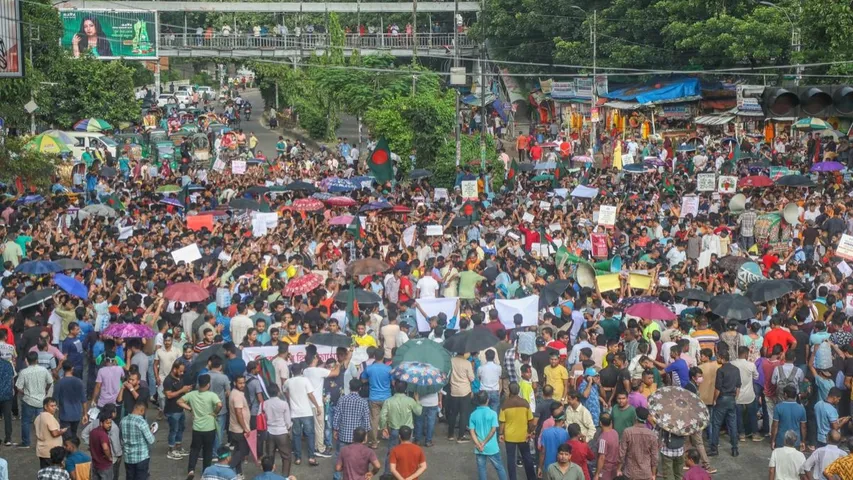 Bangladesh: బంగ్లాదేశ్‌లో అల్లర్లు.. హిందూ మైనార్టీల భారీ ప్రదర్శన