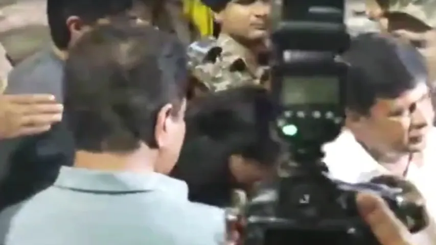 Kavita: కవిత కన్నీళ్లు తుడిచిన కేటీఆర్‌..