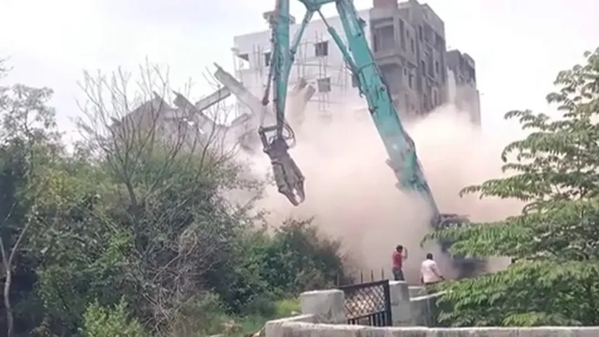 HYDRA: హైదరాబాద్‌లో అక్రమ నిర్మాణాల కూల్చివేత!