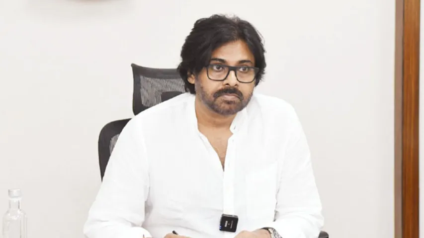 Pawan Kalyan : ఆడపడచులకు పవన్‌ పసుపు,కుంకుమ కానుక!