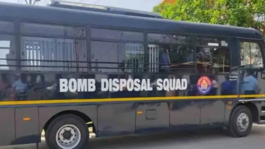 Delhi: ఢిల్లీలో మరోసారి బాంబు బెదిరింపుల కలకలం.. తనిఖీలు చేయగా..