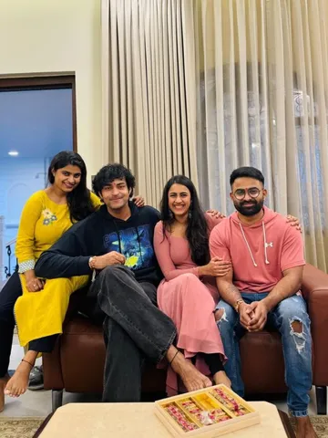 సెలెబ్రెటీస్ రాఖీ ఫొటోస్