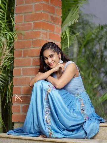 బుల్లితెర బ్యూటీ లవ్‌లీ పిక్స్..!