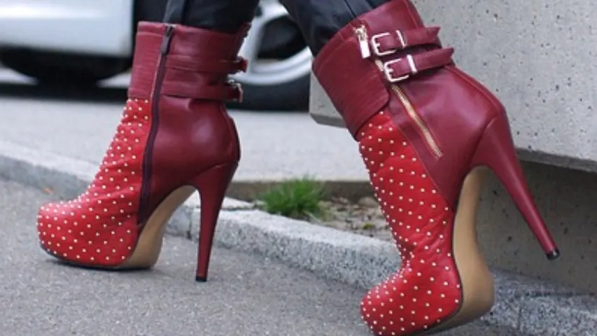 High Heels: అమ్మాయిలు హైహీల్స్ వేసుకుంటున్నారా..? అయితే రిస్క్‌ మీకే