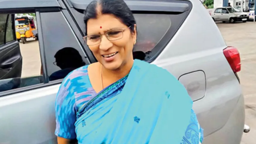 Andhra University :  లక్ష్మీపార్వతి ఆ హోదా తొలగింపు..