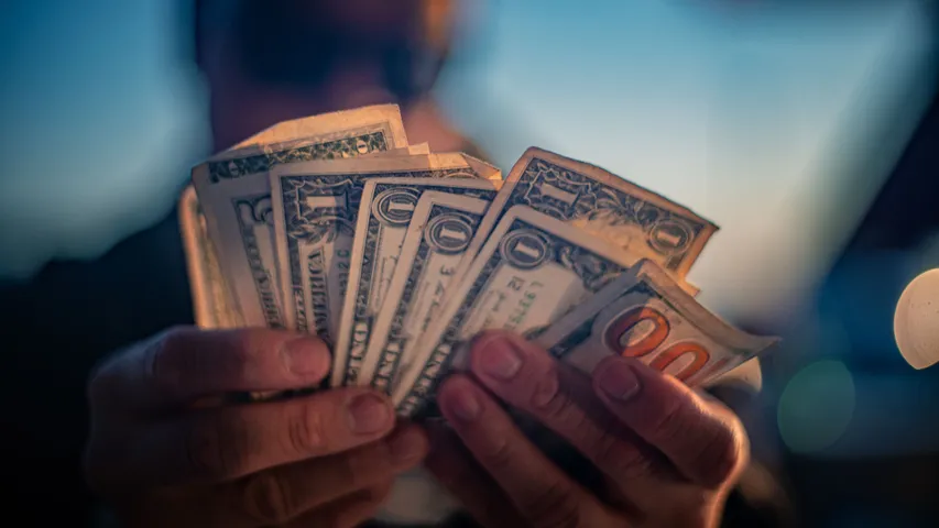Money Tips: రోడ్డుపై డబ్బులు దొరికితే శుభమా? అరిష్టమా?