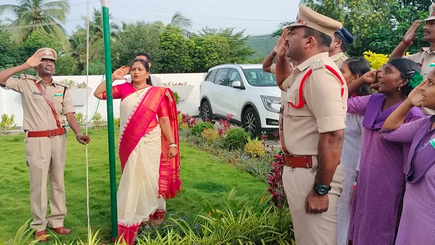 Home Minister Anita: రాష్ట్ర ప్రజలకు స్వాతంత్య్ర దినోత్సవ శుభాకాంక్షలు: అనిత