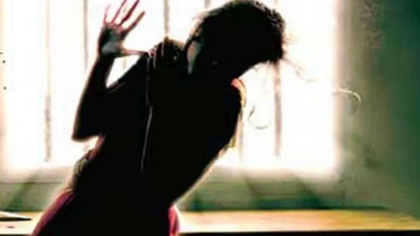 AP: తోడికోడలిపై దాష్టీకం.. వేడి నూనెతో దాడి..!