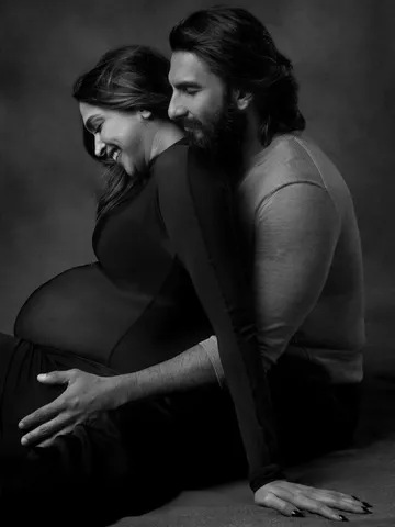దీపికా బేబీ బంప్ ఫొటోస్ వైరల్..!