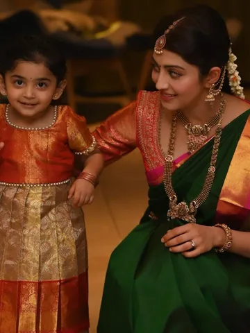 కూతురితో నటి ప్రణీత ఫోటో షూట్