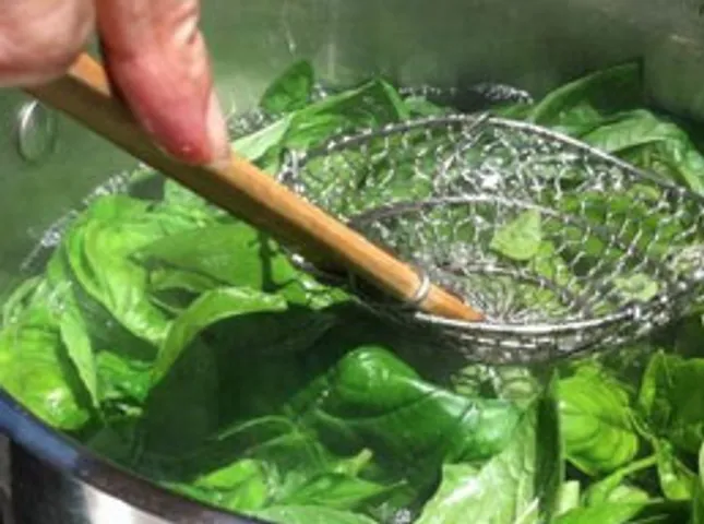 why do we need to refresh vegetables after blanchi