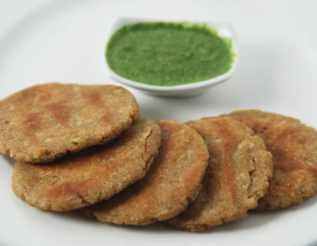 बाजरा आलू रोटी